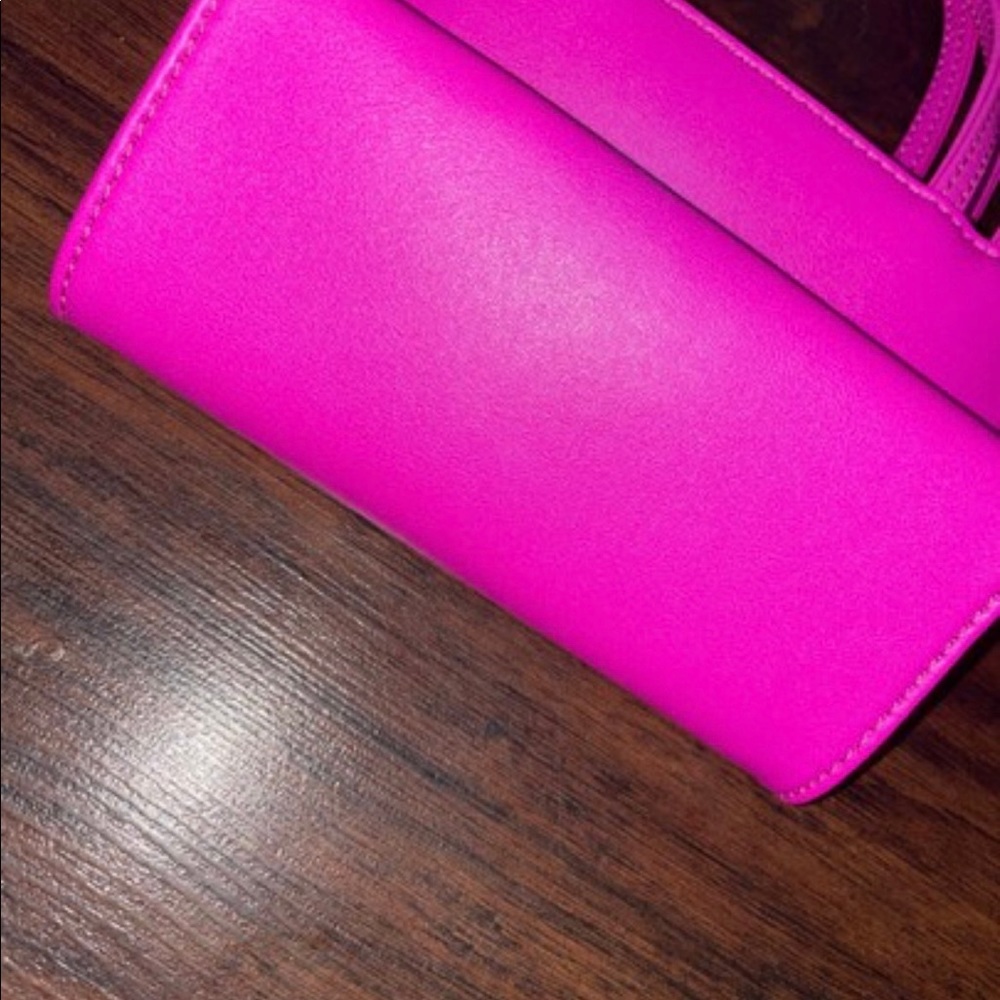 Small Azalea Telfar Bag - Picture 3 of 8